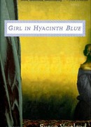 Девушка в нежно-голубом