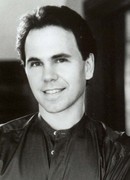 Артур Голден