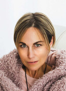 Ана Джонс (Ana Johns)