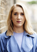 Стейси Холлс (Stacey Halls)